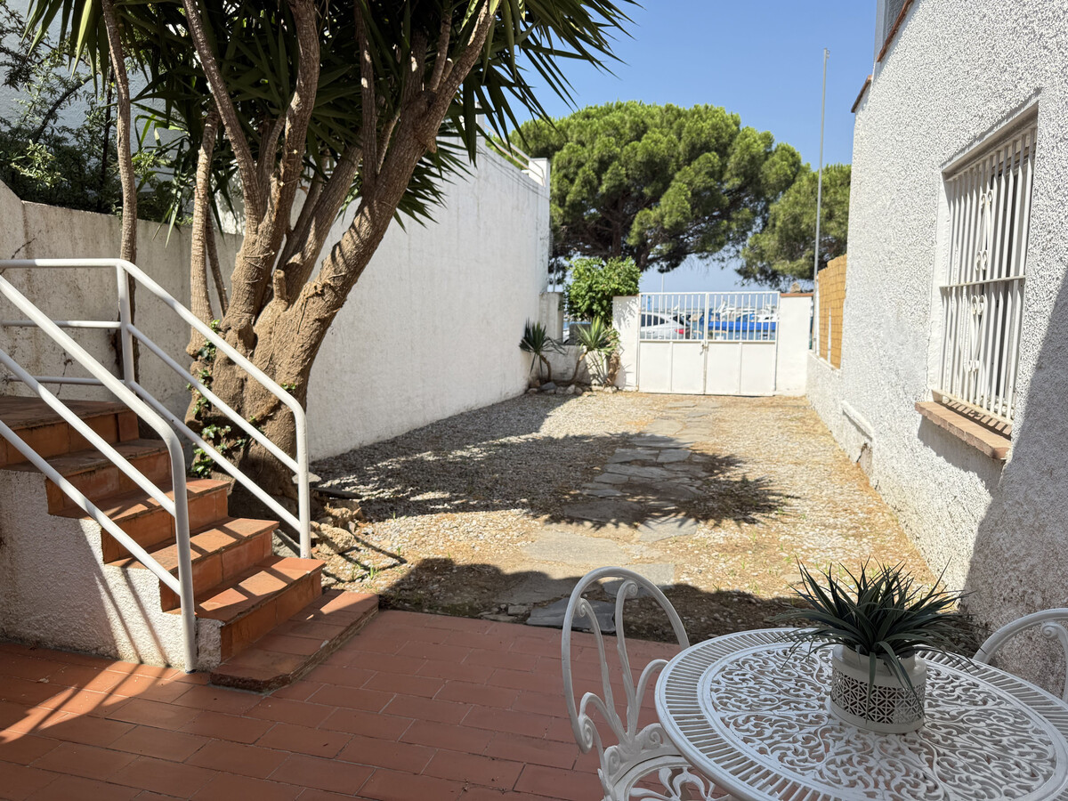 Appartement face au port de Roses - Photo 2