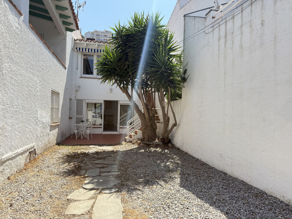 Appartement face au port de Roses - Photo 4