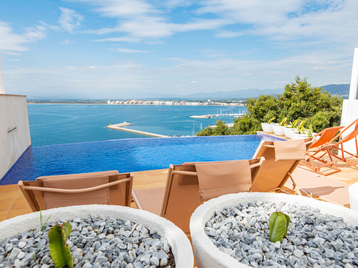 Studio moderne Roses, vue baie et piscine commune - Photo 1