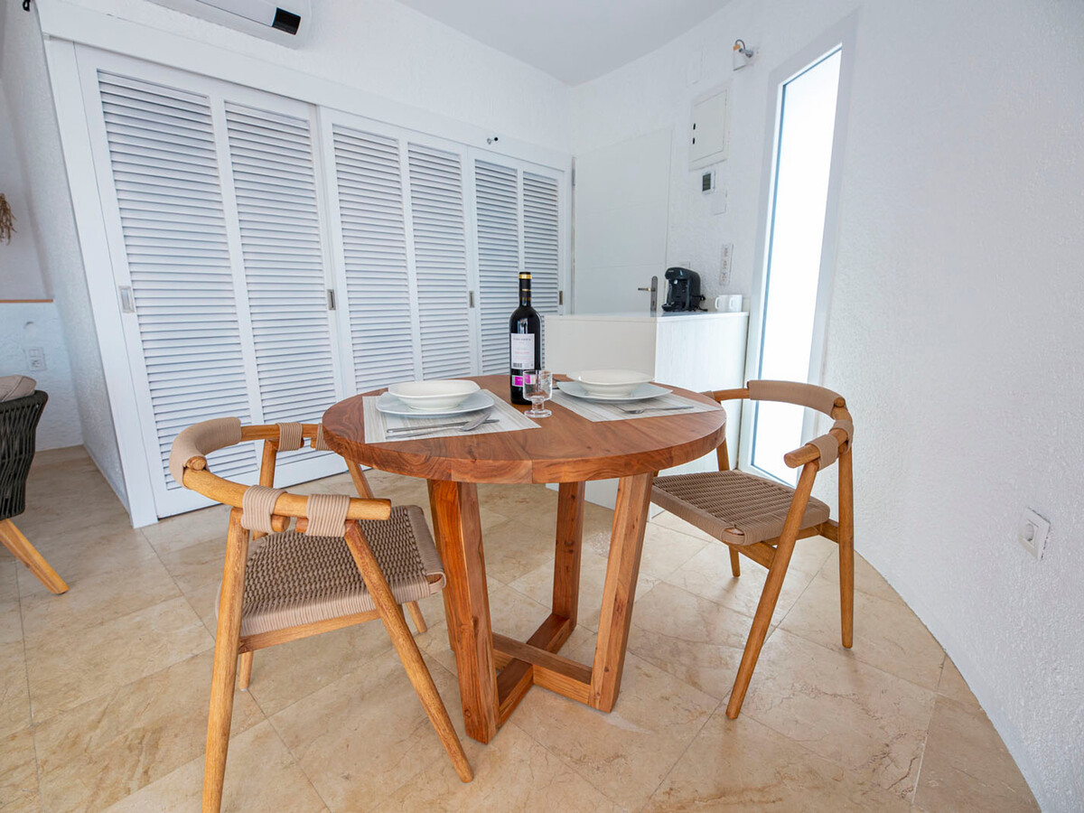 Studio moderne Roses, vue baie et piscine commune - Photo 13