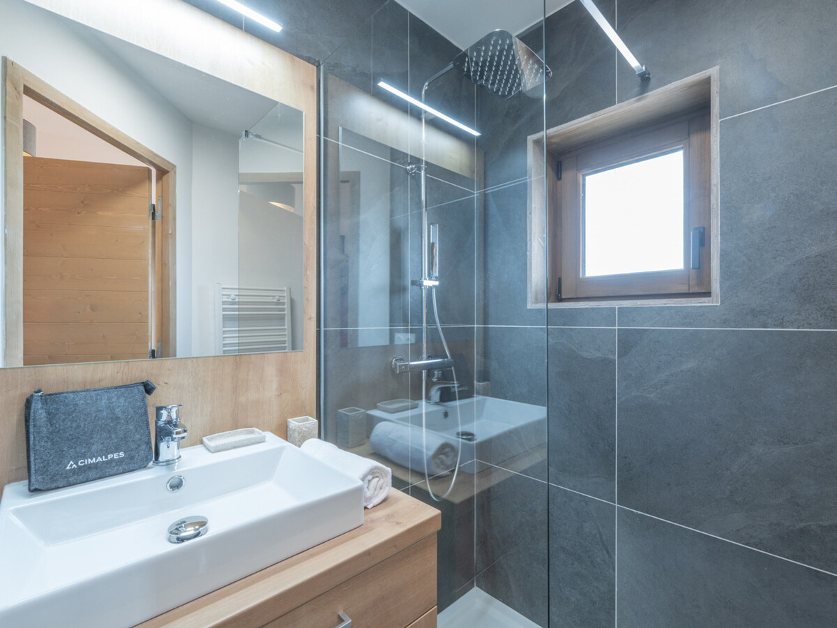 Appartement T4 moderne sous les toits, Alpe d'Huez - Photo 8