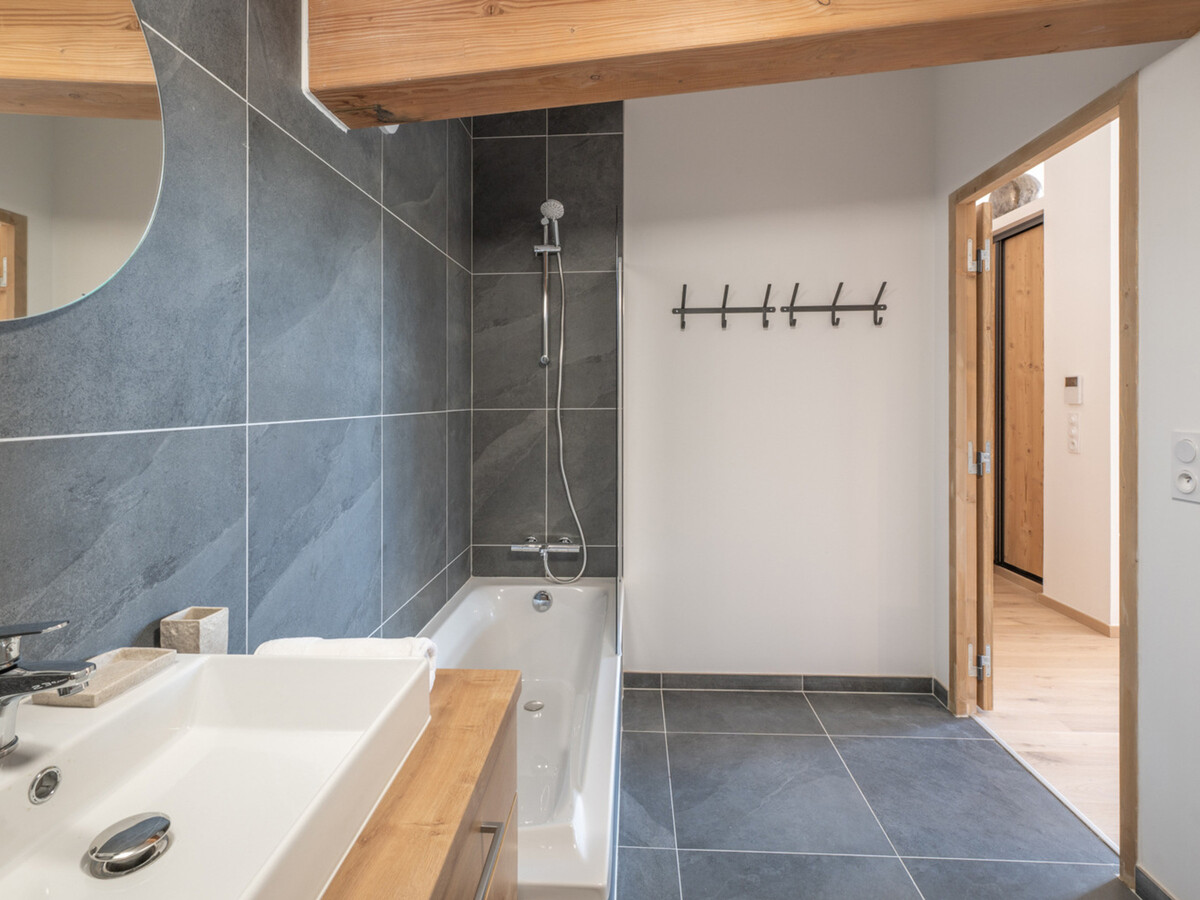 Appartement T4 moderne sous les toits, Alpe d'Huez - Photo 10