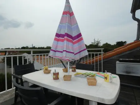 Location appartement à Notre Dame de Monts, Appartement central à Notre-Dame-de-Monts avec balcon et animaux acceptés