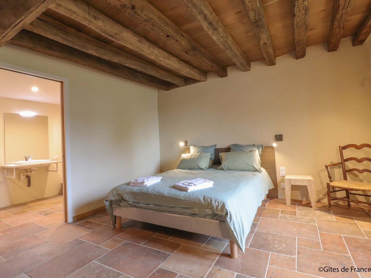 Gîte de groupe 15 pers., 7 chambres, salle de jeux à Corbon - Photo 13