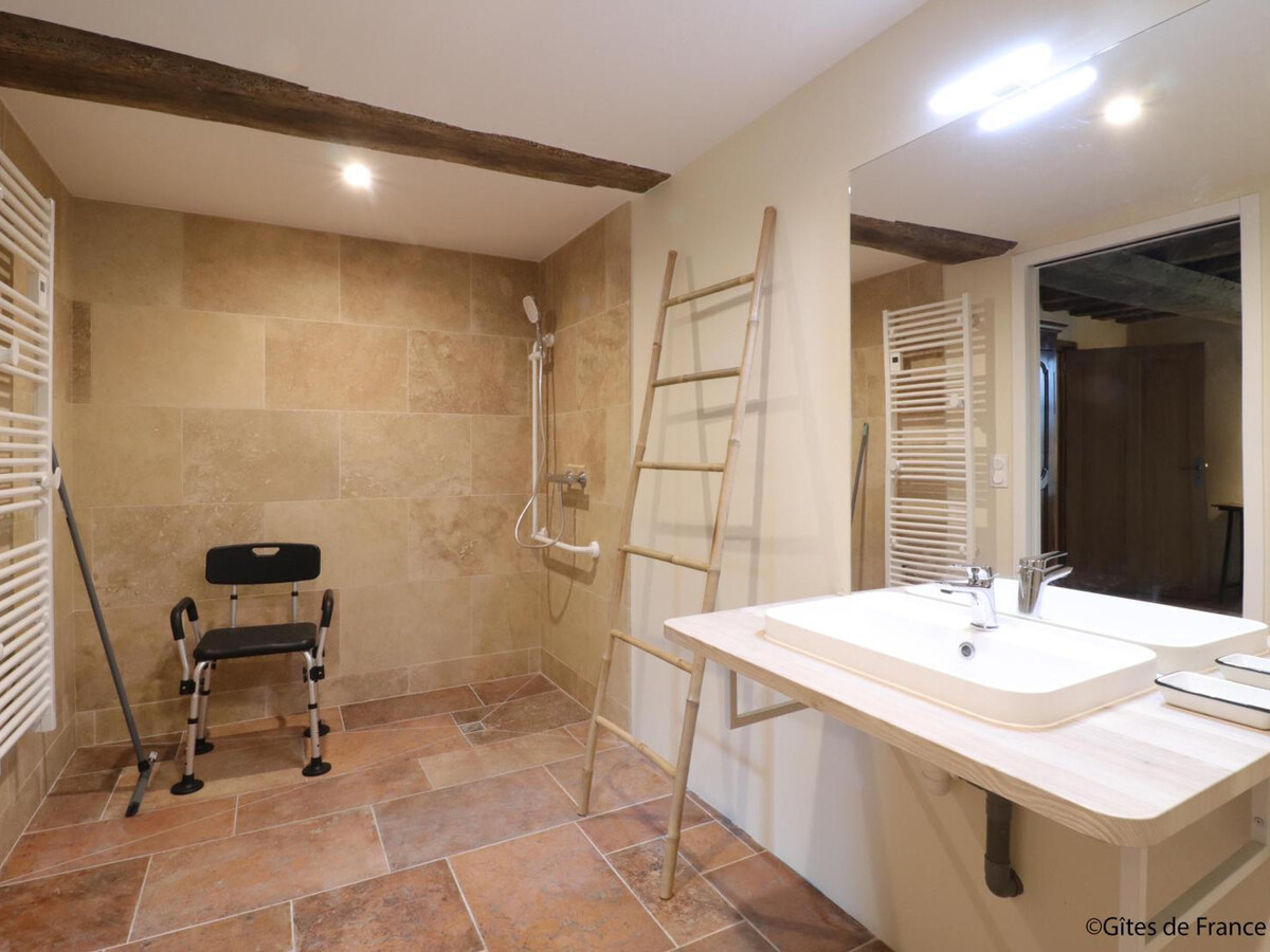 Gîte de groupe 15 pers., 7 chambres, salle de jeux à Corbon - Photo 14