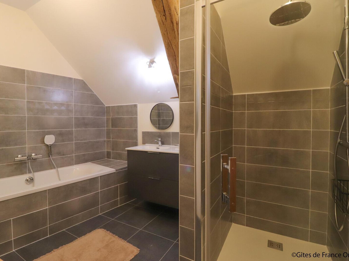 Gîte de groupe 15 pers., 7 chambres, salle de jeux à Corbon - Photo 25