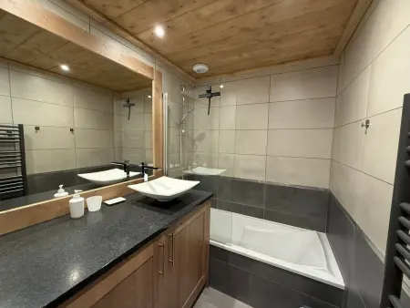 Appartement 3 pièces neuf, 6 pers, terrasse, parking couvert : photo 3