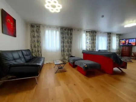 Maison avec piscine privée et 6 chambres à La Bazoche-Gouet : photo 5