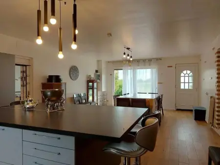 Maison avec piscine privée et 6 chambres à La Bazoche-Gouet : photo 6