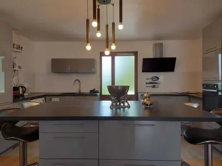 Maison avec piscine privée et 6 chambres à La Bazoche-Gouet : photo 7