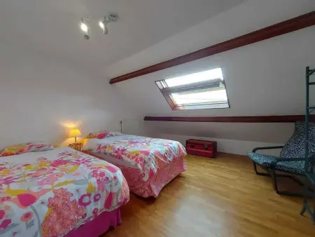 Maison avec piscine privée et 6 chambres à La Bazoche-Gouet : photo 9