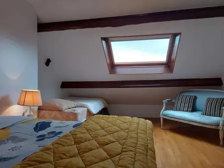 Maison avec piscine privée et 6 chambres à La Bazoche-Gouet : photo 12