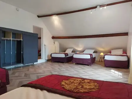Maison avec piscine privée et 6 chambres à La Bazoche-Gouet : photo 16