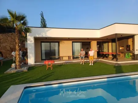 Location gite à Pozo Alcón, Expérience montagnarde avec piscine et barbecue à Pozo Alcón