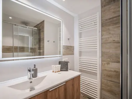 Duplex familial proche pistes Courchevel avec wifi et parking : photo 11