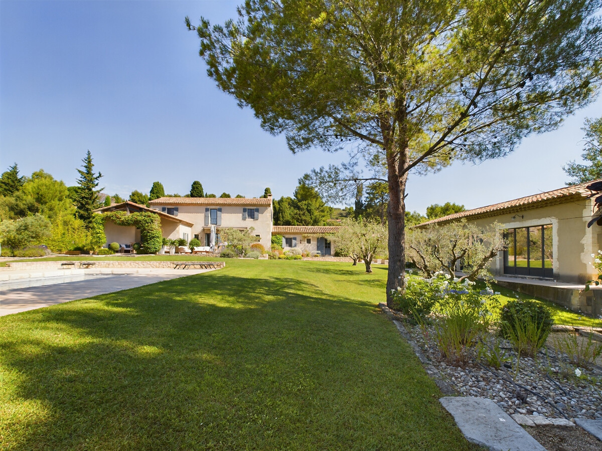 Mas provençal 4 chambres, piscine et terrain de pétanque - Photo 2