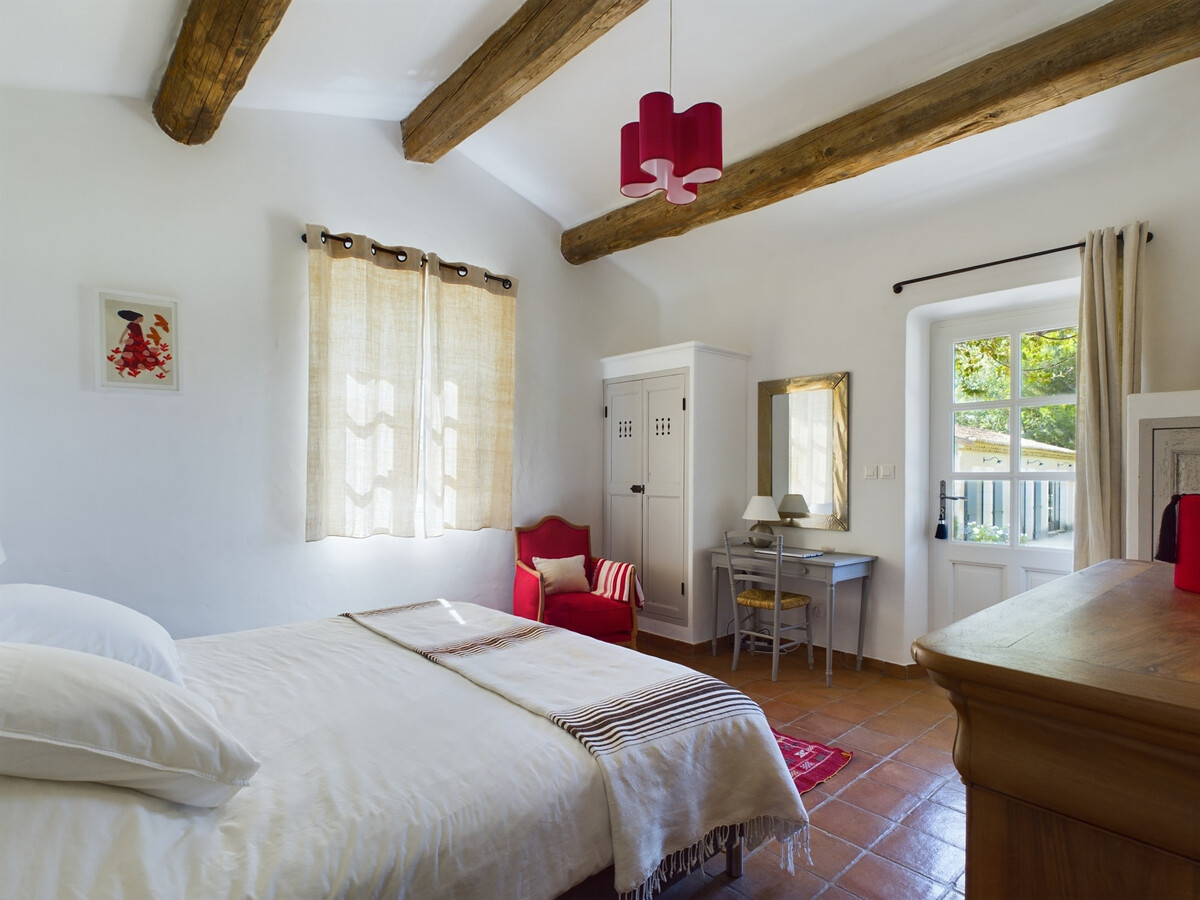 Mas provençal 4 chambres, piscine et terrain de pétanque - Photo 18