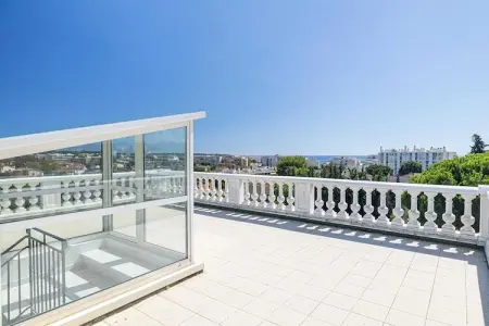 GB-9-GRIMPETTE, Villa climatisée 8 chambres/15 personnes avec piscine et tennis – Antibes - Photo 19