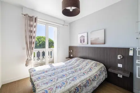 GB-9-GRIMPETTE, Villa climatisée 8 chambres/15 personnes avec piscine et tennis – Antibes - Photo 30
