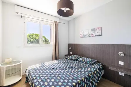 GB-9-GRIMPETTE, Villa climatisée 8 chambres/15 personnes avec piscine et tennis – Antibes - Photo 31