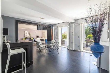 GB-9-GRIMPETTE, Villa climatisée 8 chambres/15 personnes avec piscine et tennis – Antibes - Photo 48