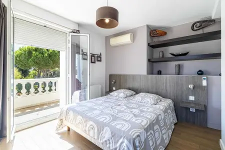 GB-9-GRIMPETTE, Villa climatisée 8 chambres/15 personnes avec piscine et tennis – Antibes - Photo 50