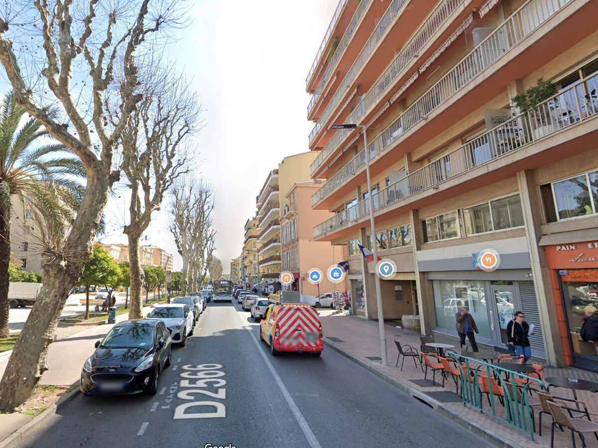 2P climatisé rénové, terrasse centre Menton - Photo 13