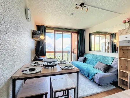Location appartement à Le Corbier, Studio cosy  Skis aux pieds  Balcon vue montagne