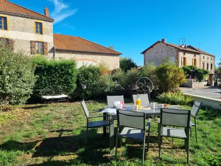 Gîte Marguerite 6 pers. à Saint-Haon-le-Châtel, animaux : photo 31