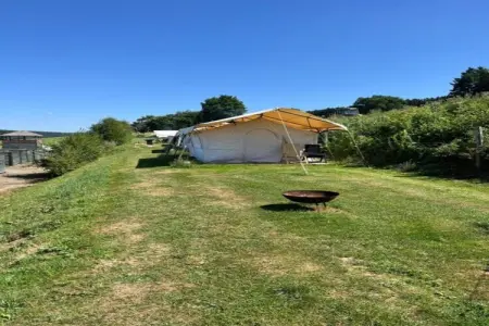 Location tente à Trois Ponts