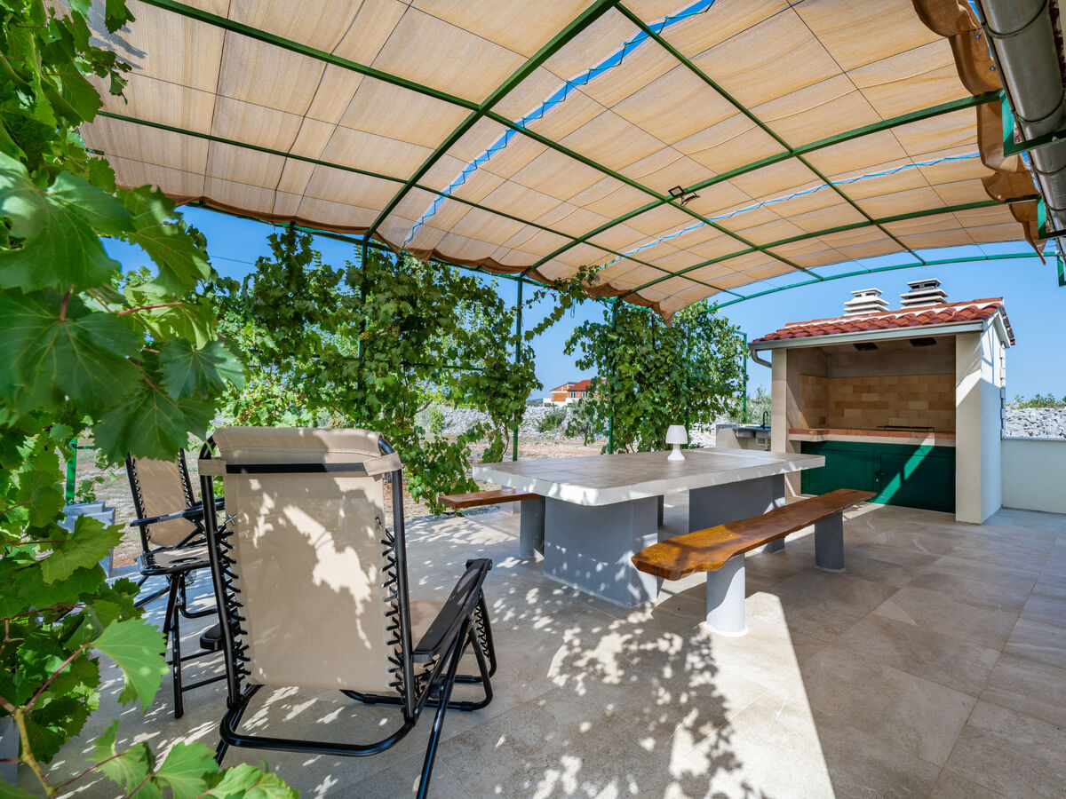 Maison Agis à Zaton : 2 pièces, terrain 2000 m² - Photo 1