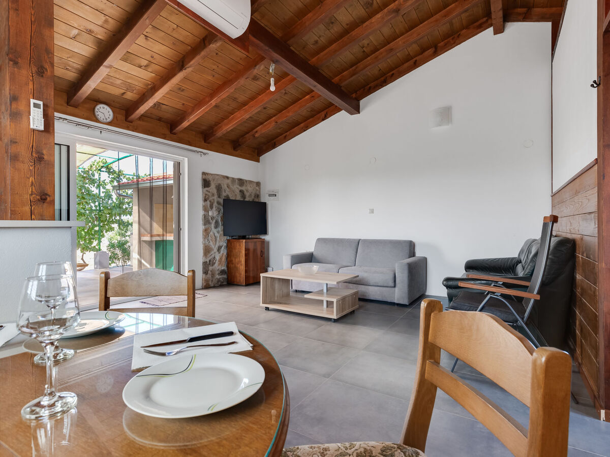 Maison Agis à Zaton : 2 pièces, terrain 2000 m² - Photo 2
