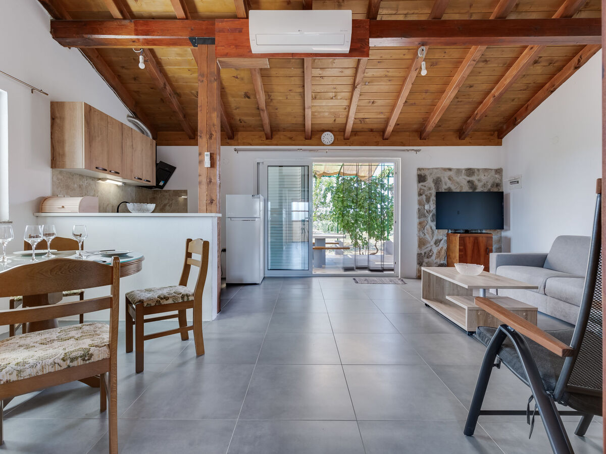 Maison Agis à Zaton : 2 pièces, terrain 2000 m² - Photo 8