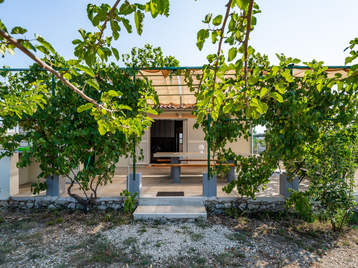 Maison Agis à Zaton : 2 pièces, terrain 2000 m² - Photo 12