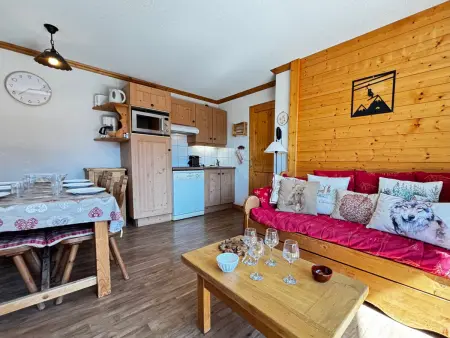Location appartement à Notre Dame de Bellecombe, Appartement au cœur du village avec piscine et terrasse