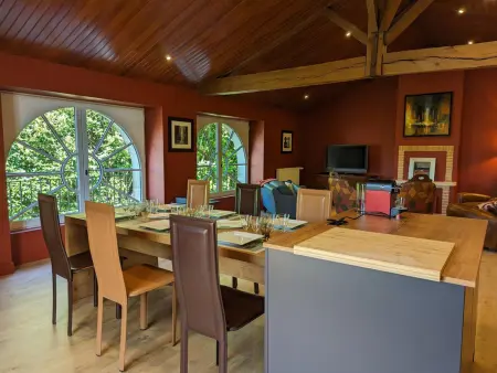 Grande Salamandre : gîte 15 pers., piscine chauffée, 7 ha : photo 9