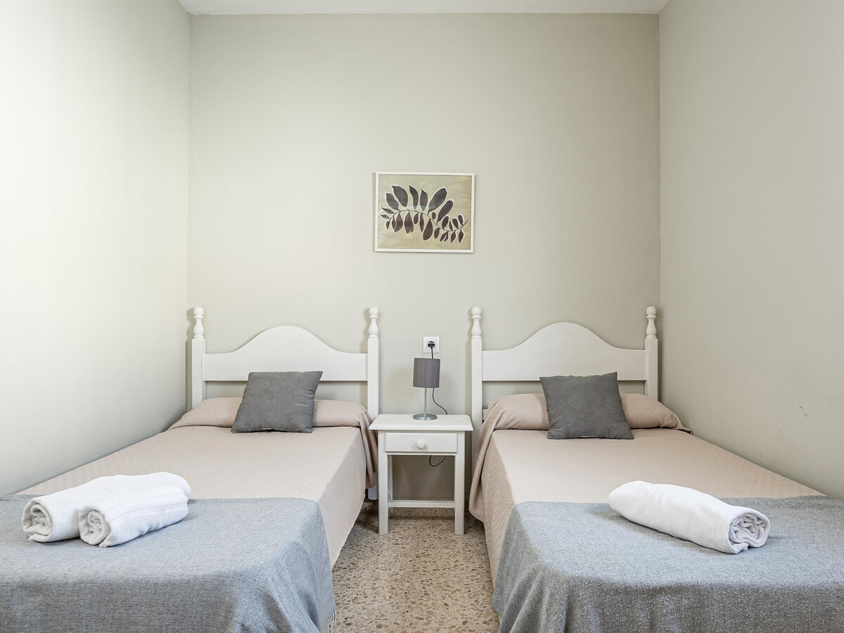Maison mitoyenne à 170m de la plage La Barrosa - Photo 15