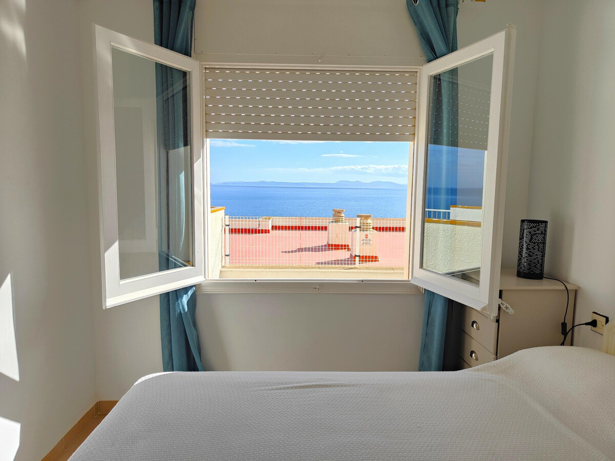 Appartement première ligne mer à Roses, terrasse vue Méditerranée - Photo 15