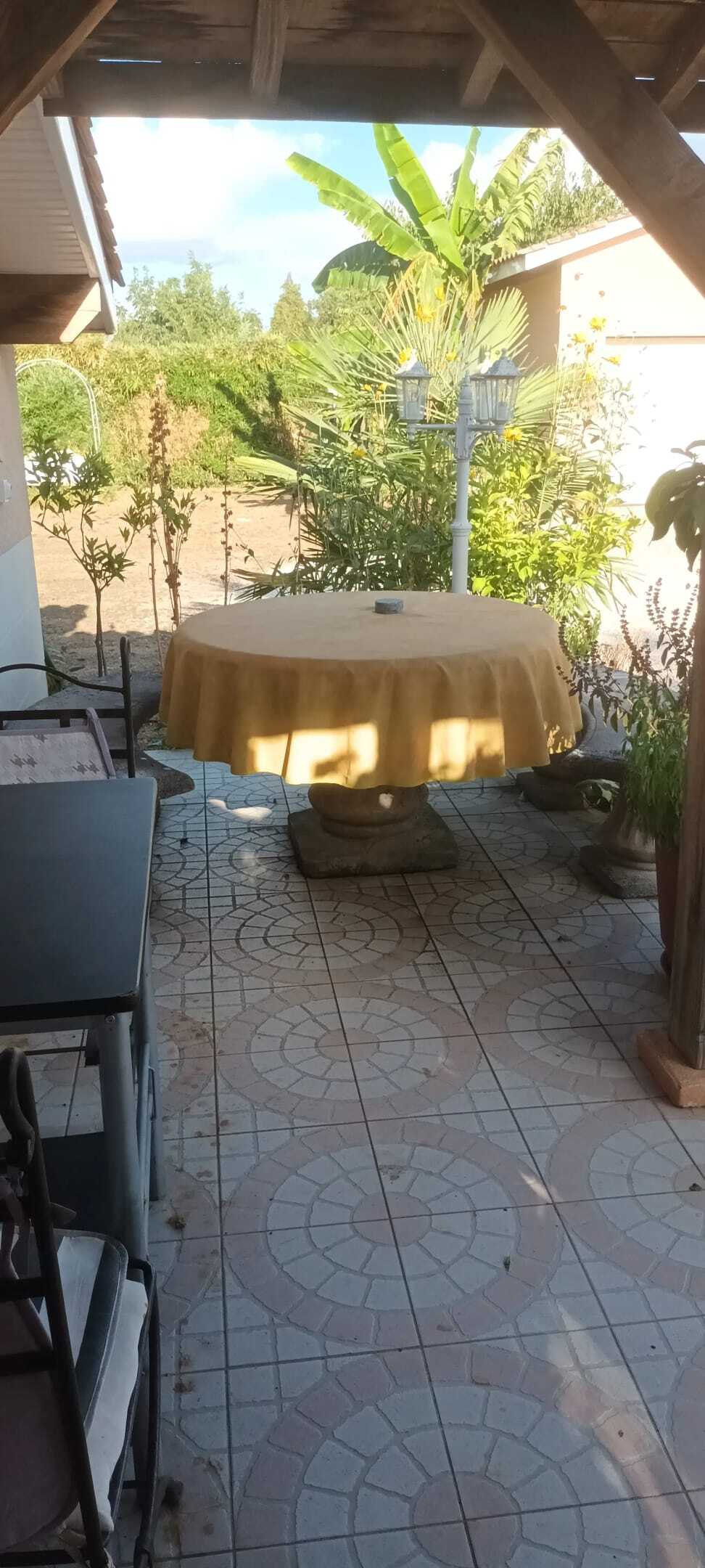 Maison de plain-pied avec jardin et pétanque - Photo 10