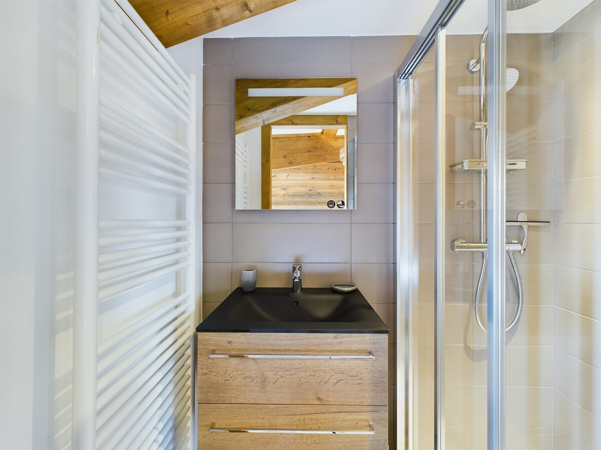 Appartement de luxe en plein centre des Gets, proche commerces - Photo 8
