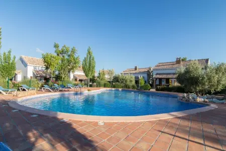 Location maison à Pozo Alcón, Séjour familial avec accès à la piscine