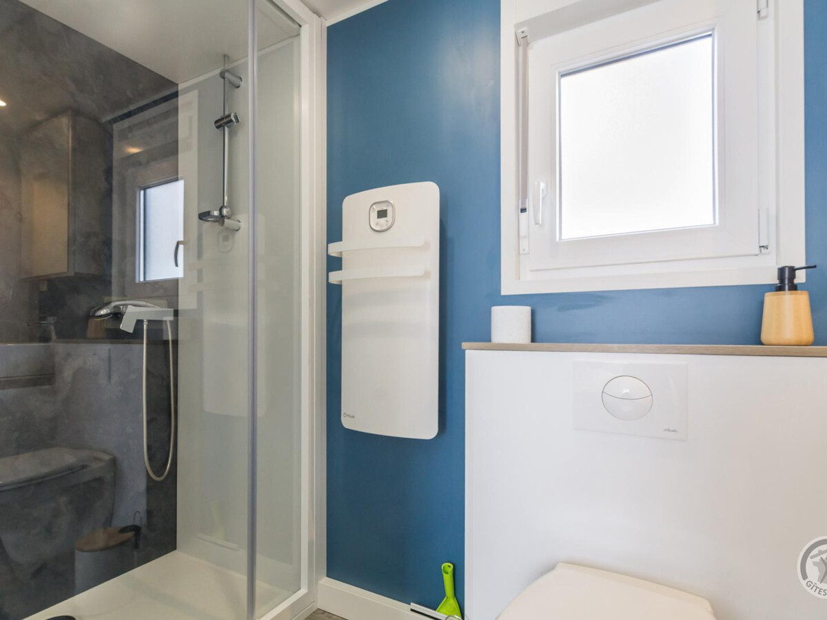 Mobil-home équipé avec terrasse à Saint-Lô - Photo 11