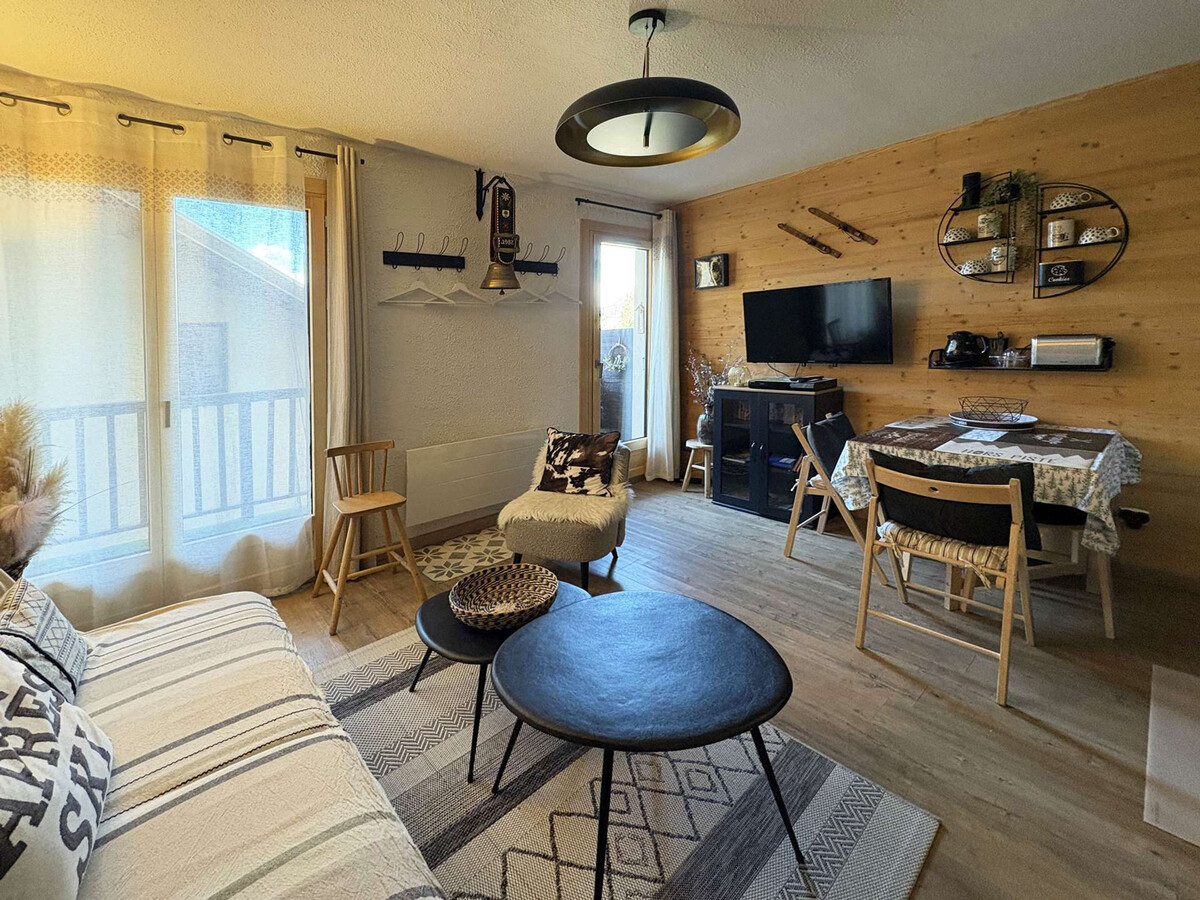 Studio rénové au Mélézet avec balcon et parking - Photo 1