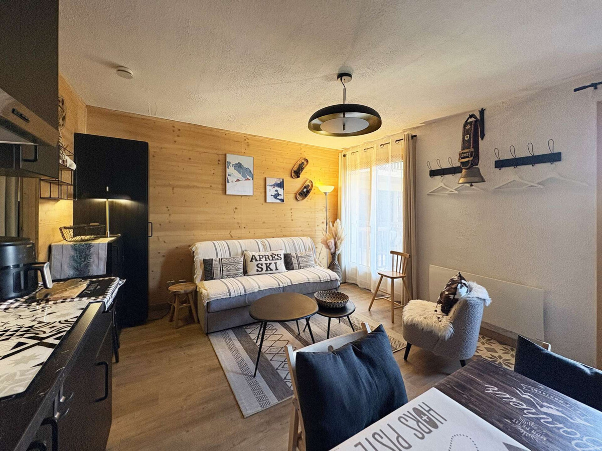 Studio rénové au Mélézet avec balcon et parking - Photo 2