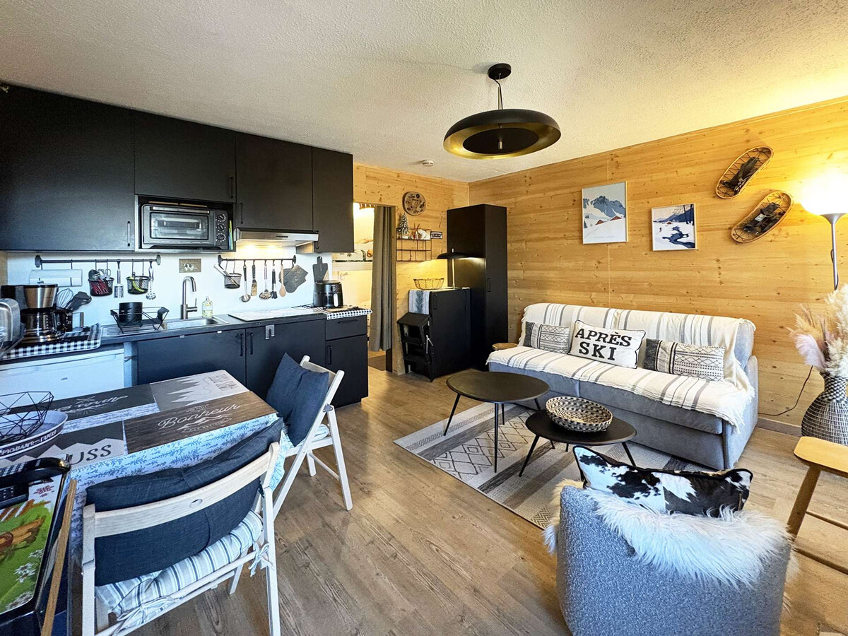 Studio rénové au Mélézet avec balcon et parking - Photo 3