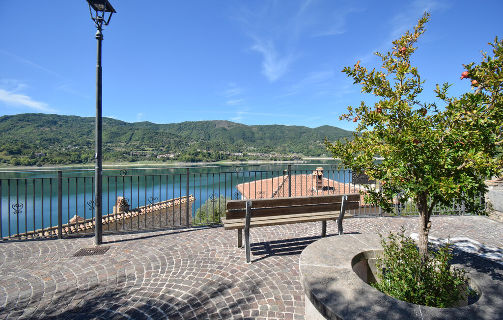 Appartement 3 personnes à Castel di Tora - Photo 2