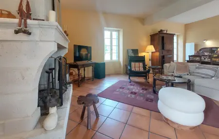 Maison familiale du 19e siècle, 25 000 m² en Dordogne : photo 3
