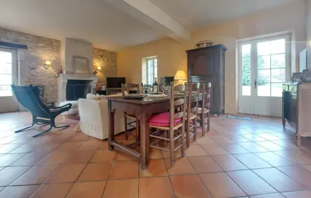Maison familiale du 19e siècle, 25 000 m² en Dordogne : photo 4