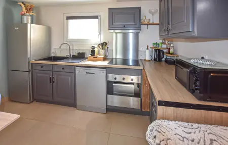 Maisonnette avec jacuzzi privé à Mazan : photo 4