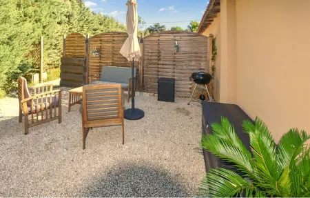 Maisonnette avec jacuzzi privé à Mazan : photo 7